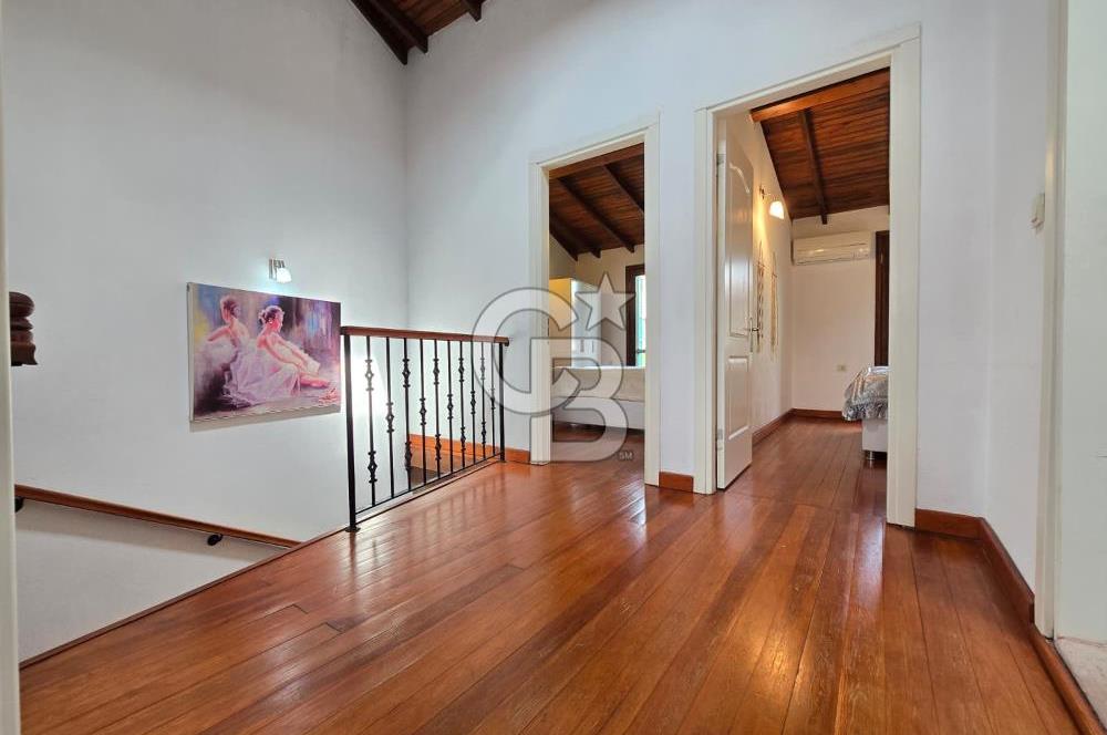 Küçükköy Merkezde Ticari Kullanımlı Bahçeli 3+1 Taş Ev