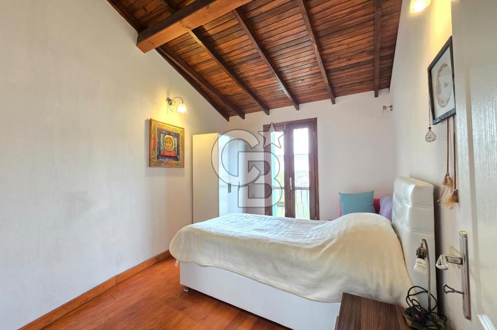 Küçükköy Merkezde Ticari Kullanımlı Bahçeli 3+1 Taş Ev