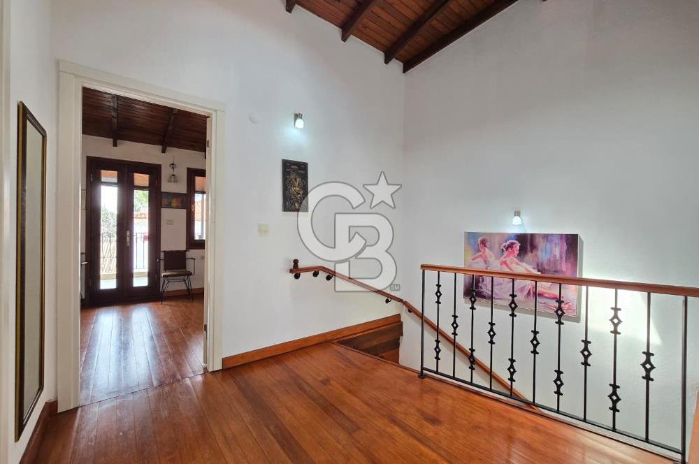 Küçükköy Merkezde Ticari Kullanımlı Bahçeli 3+1 Taş Ev