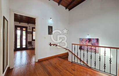 Küçükköy Merkezde Ticari Kullanımlı Bahçeli 3+1 Taş Ev