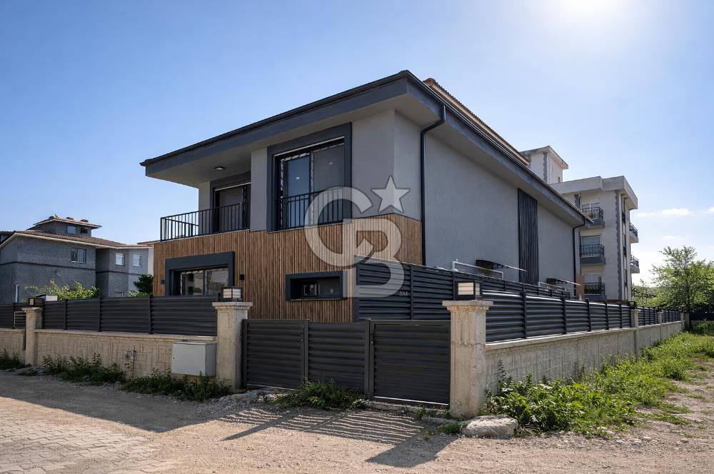 SEFERİHİSAR ÇOLAK İBRAHİM BEY' DE SIFIR 3+1 BAHÇELİ DUBLEKS VİLLA