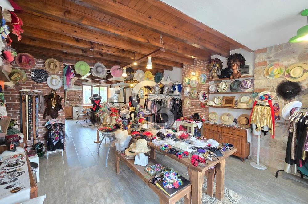 Küçükköy Merkezde Ticari Kullanımlı Bahçeli 3+1 Taş Ev