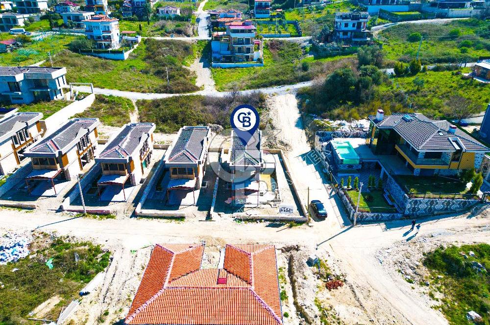 Kuşadası Yayla Köy'de Satılık Özel Havuzlu 4+1 Villa