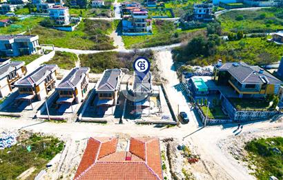 Kuşadası Yayla Köy'de Satılık Özel Havuzlu 4+1 Villa