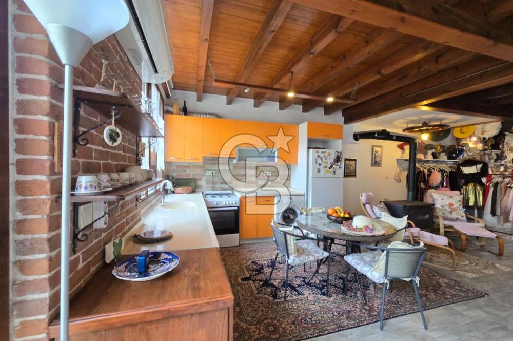 Küçükköy Merkezde Ticari Kullanımlı Bahçeli 3+1 Taş Ev