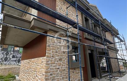 Kuşadası Yayla Köy'de Satılık Özel Havuzlu 4+1 Villa