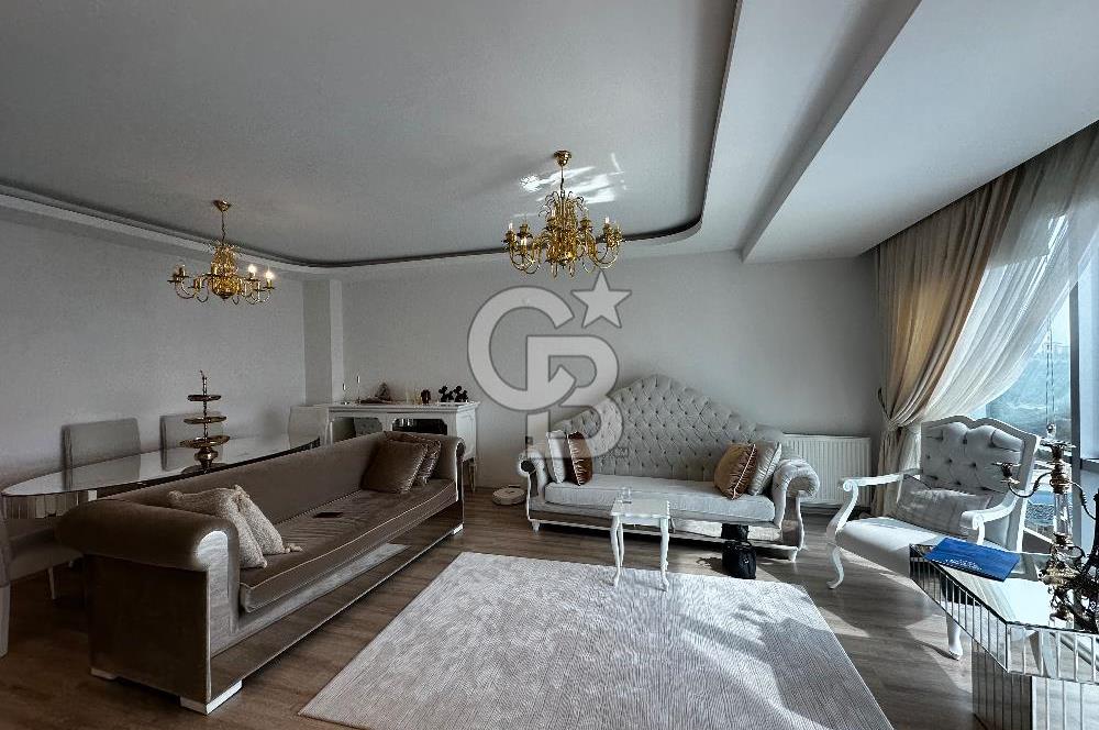 Deniz Manzaralı Bayraklı  Nafız Gürman da Havuzlu Sitede 3+1 165m2 Satılık Lüks Daire 