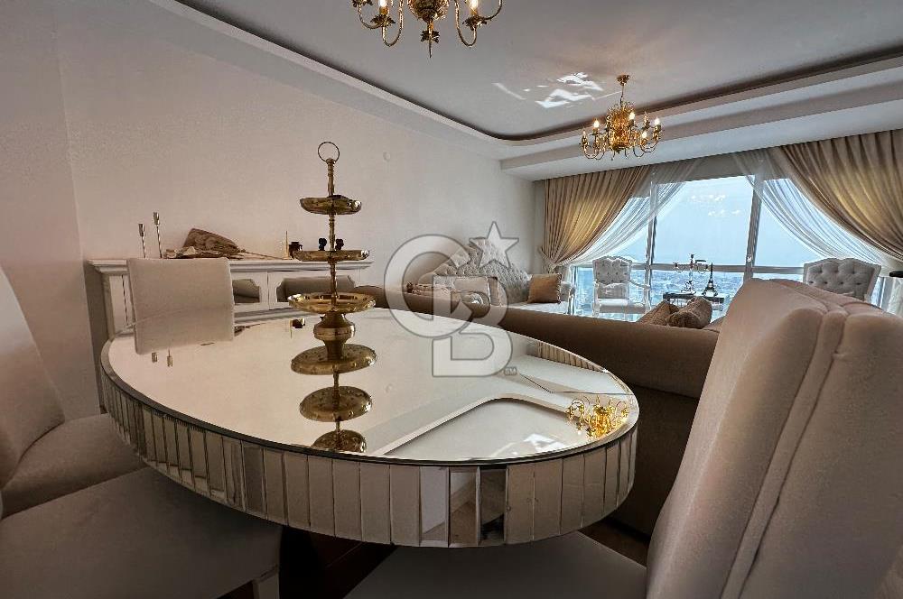 Deniz Manzaralı Bayraklı  Nafız Gürman da Havuzlu Sitede 3+1 165m2 Satılık Lüks Daire 