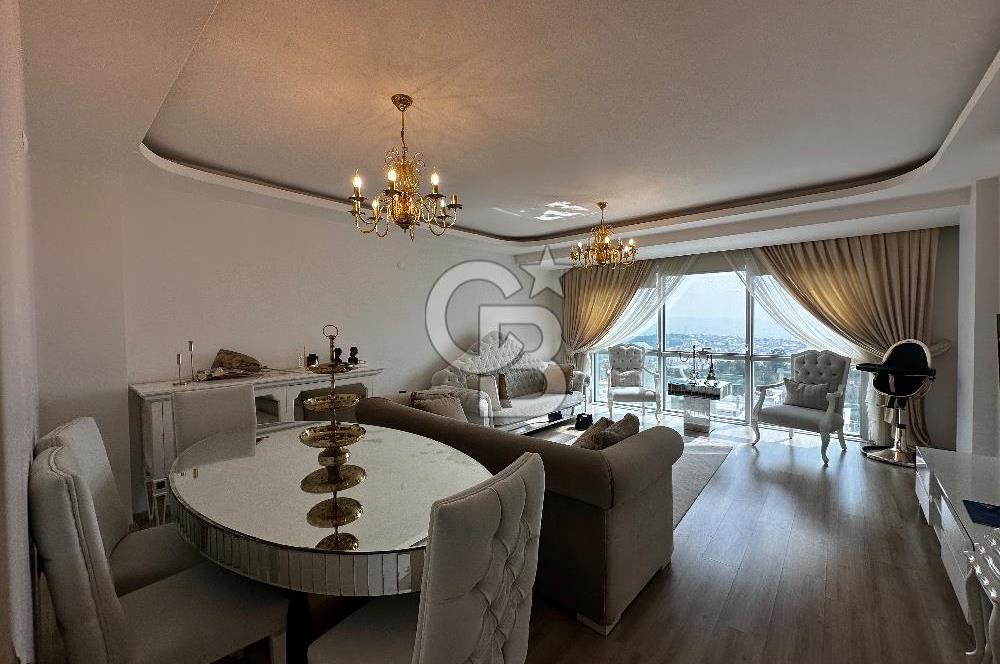 Deniz Manzaralı Bayraklı  Nafız Gürman da Havuzlu Sitede 3+1 165m2 Satılık Lüks Daire 