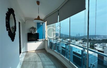 Deniz Manzaralı Bayraklı  Nafız Gürman da Havuzlu Sitede 3+1 165m2 Satılık Lüks Daire 