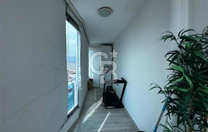 Deniz Manzaralı Bayraklı  Nafız Gürman da Havuzlu Sitede 3+1 165m2 Satılık Lüks Daire 