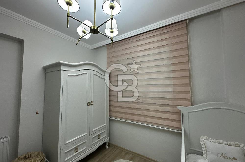 Deniz Manzaralı Bayraklı  Nafız Gürman da Havuzlu Sitede 3+1 165m2 Satılık Lüks Daire 