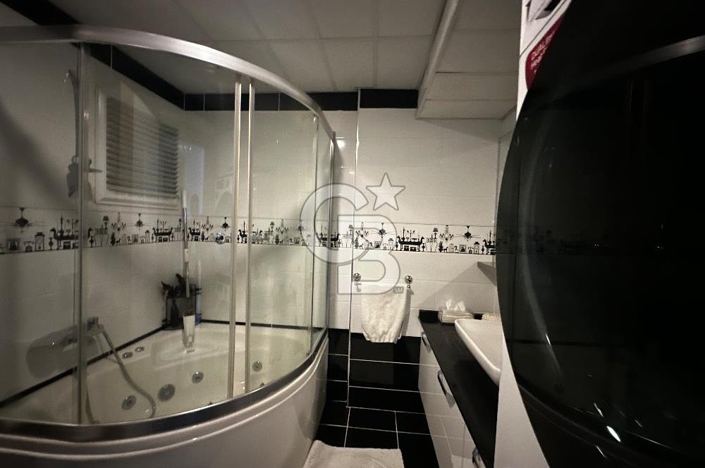 Deniz Manzaralı Bayraklı  Nafız Gürman da Havuzlu Sitede 3+1 165m2 Satılık Lüks Daire 