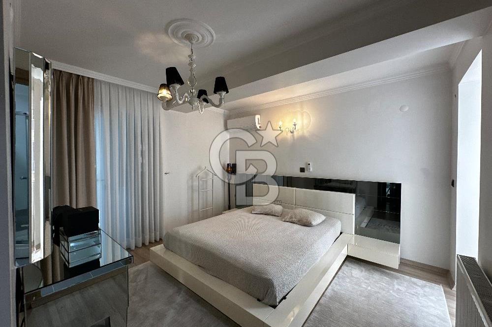 Deniz Manzaralı Bayraklı  Nafız Gürman da Havuzlu Sitede 3+1 165m2 Satılık Lüks Daire 