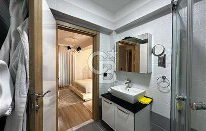 Deniz Manzaralı Bayraklı  Nafız Gürman da Havuzlu Sitede 3+1 165m2 Satılık Lüks Daire 