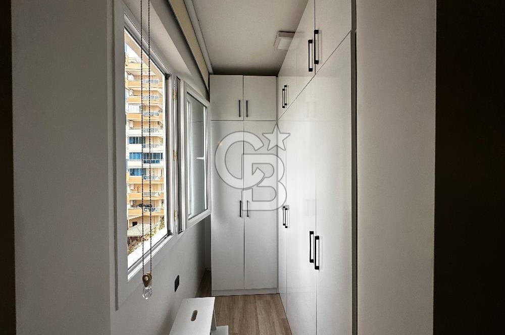 Deniz Manzaralı Bayraklı  Nafız Gürman da Havuzlu Sitede 3+1 165m2 Satılık Lüks Daire 