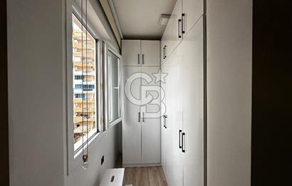 Deniz Manzaralı Bayraklı  Nafız Gürman da Havuzlu Sitede 3+1 165m2 Satılık Lüks Daire 