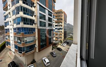 Deniz Manzaralı Bayraklı  Nafız Gürman da Havuzlu Sitede 3+1 165m2 Satılık Lüks Daire 