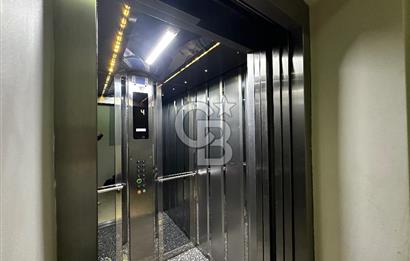 Deniz Manzaralı Bayraklı  Nafız Gürman da Havuzlu Sitede 3+1 165m2 Satılık Lüks Daire 