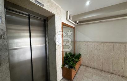 Deniz Manzaralı Bayraklı  Nafız Gürman da Havuzlu Sitede 3+1 165m2 Satılık Lüks Daire 