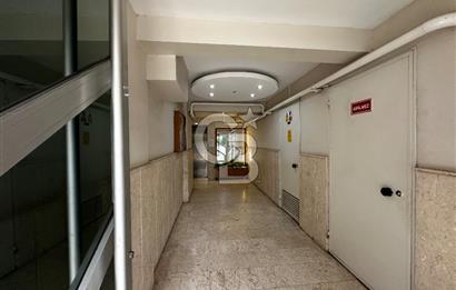 Deniz Manzaralı Bayraklı  Nafız Gürman da Havuzlu Sitede 3+1 165m2 Satılık Lüks Daire 