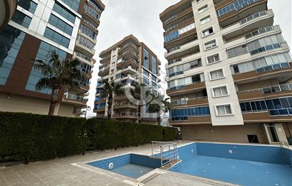 Deniz Manzaralı Bayraklı  Nafız Gürman da Havuzlu Sitede 3+1 165m2 Satılık Lüks Daire 