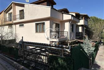 GÜVENGİR KENT SİTESİNDE GENİŞLETİLMİŞ YAPILI FIRSAT TRİPLEKS - 1 - 339657