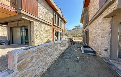 Kuşadası Yayla Köy'de Satılık Özel Havuzlu 4+1 Villa