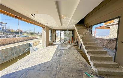 Kuşadası Yayla Köy'de Satılık Özel Havuzlu 4+1 Villa