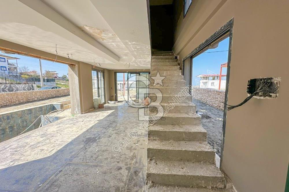 Kuşadası Yayla Köy'de Satılık Özel Havuzlu 4+1 Villa