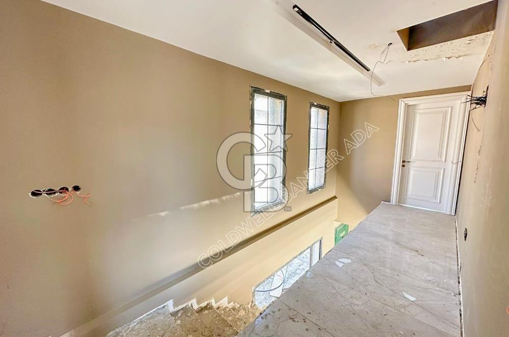 Kuşadası Yayla Köy'de Satılık Özel Havuzlu 4+1 Villa