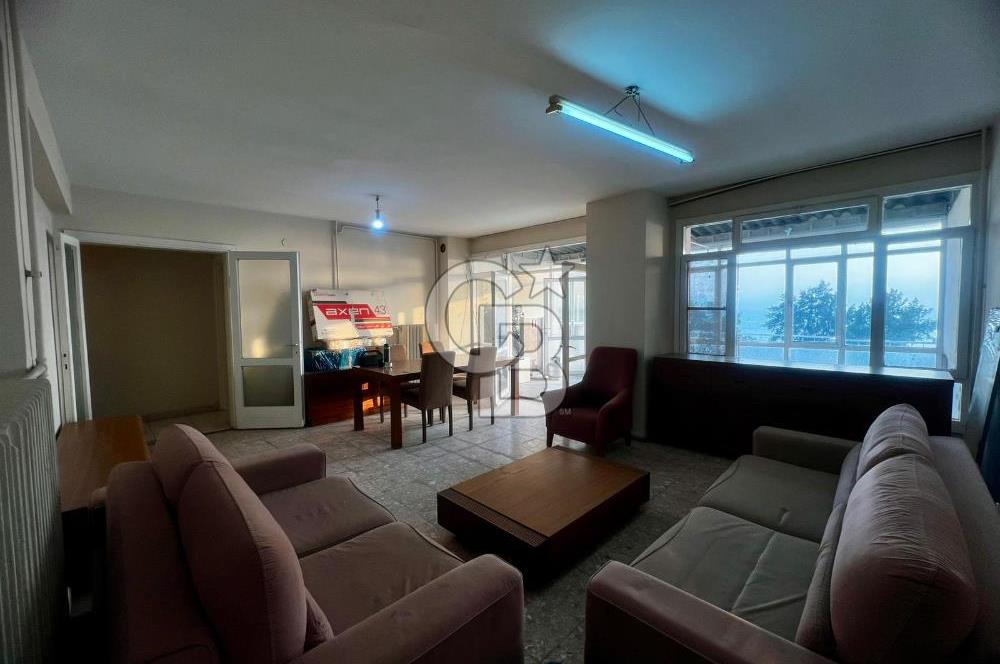 Bayraklı Sahilde Körfez Manzaralı Çift Cephe 2+1 Kiralık Daire