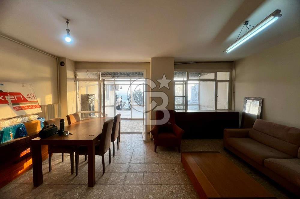 Bayraklı Sahilde Körfez Manzaralı Çift Cephe 2+1 Kiralık Daire