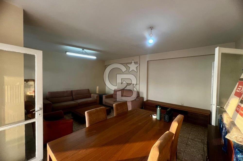 Bayraklı Sahilde Körfez Manzaralı Çift Cephe 2+1 Kiralık Daire