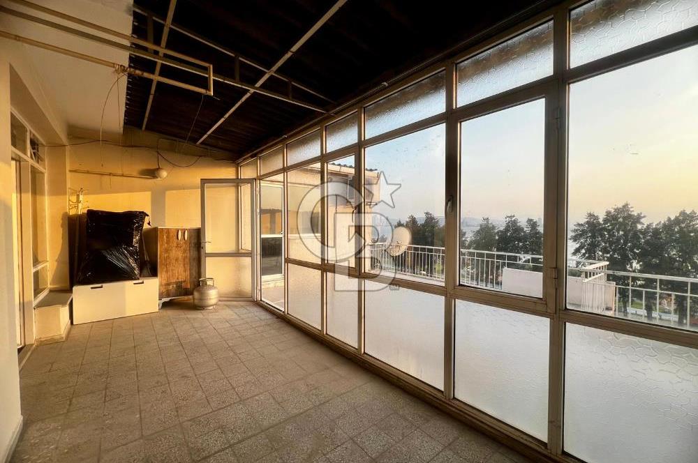 Bayraklı Sahilde Körfez Manzaralı Çift Cephe 2+1 Kiralık Daire