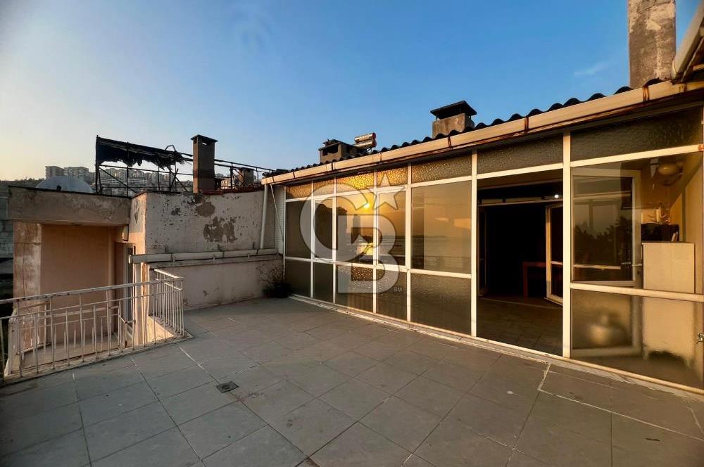 Bayraklı Sahilde Körfez Manzaralı Çift Cephe 2+1 Kiralık Daire