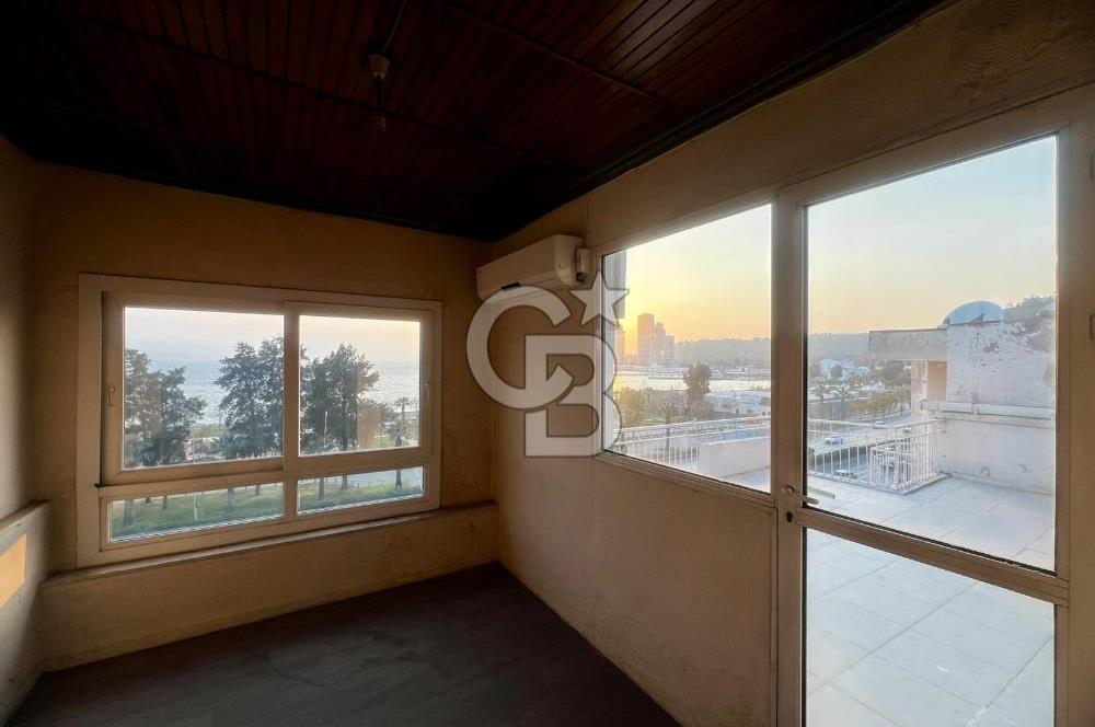 Bayraklı Sahilde Körfez Manzaralı Çift Cephe 2+1 Kiralık Daire