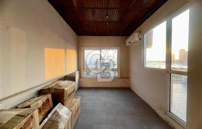 Bayraklı Sahilde Körfez Manzaralı Çift Cephe 2+1 Kiralık Daire