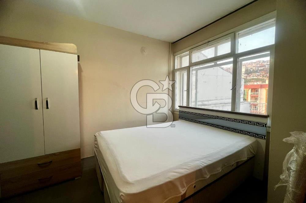 Bayraklı Sahilde Körfez Manzaralı Çift Cephe 2+1 Kiralık Daire