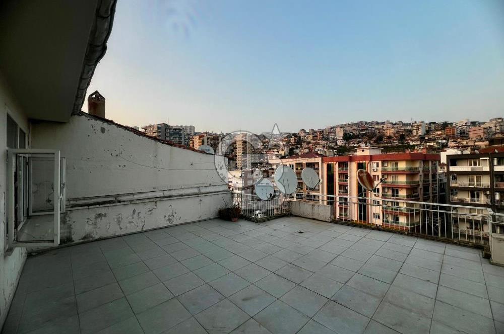 Bayraklı Sahilde Körfez Manzaralı Çift Cephe 2+1 Kiralık Daire