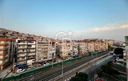 Bayraklı Sahilde Körfez Manzaralı Çift Cephe 2+1 Kiralık Daire