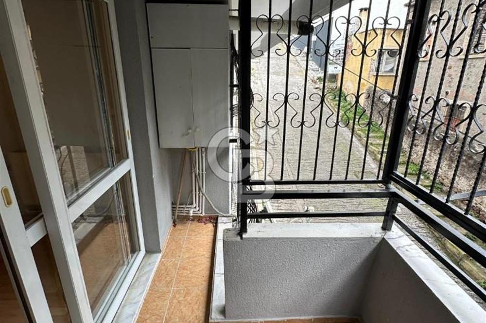 Bayraklı İzban Yakını Köşe Konumda 2+1 Satılık Daire