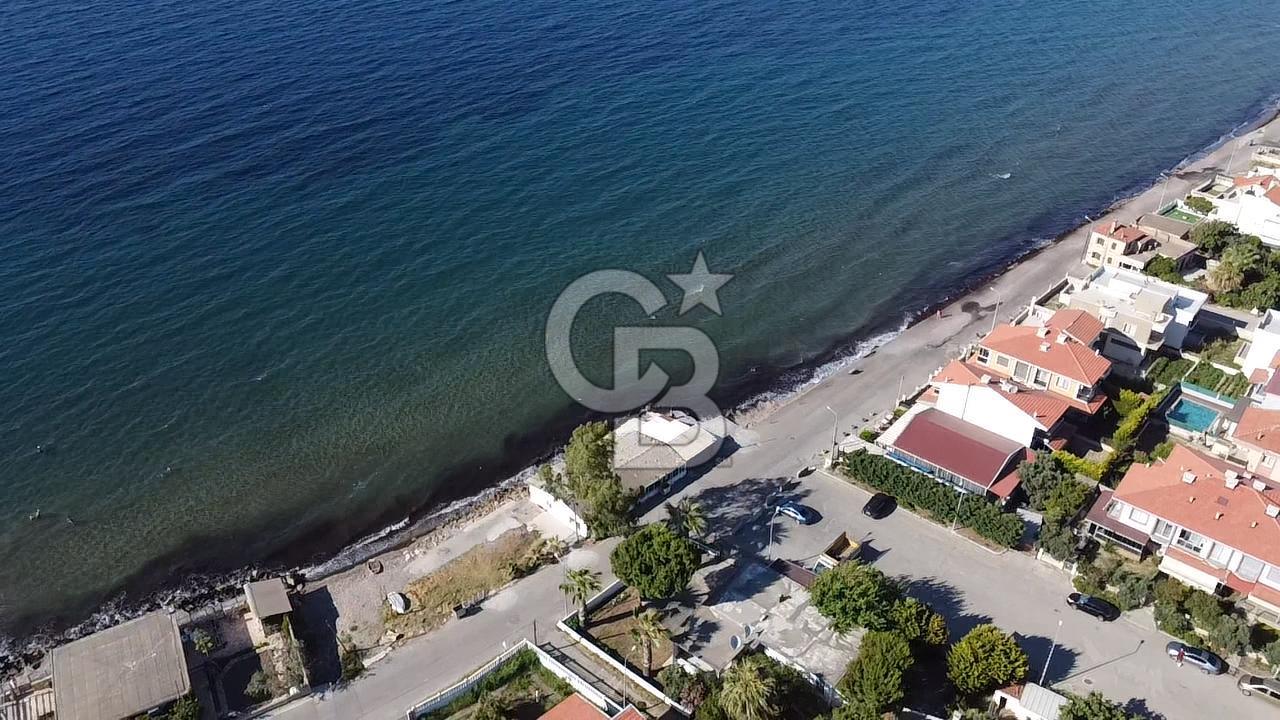 Foça gencelli de denize sıfır ticari mülk