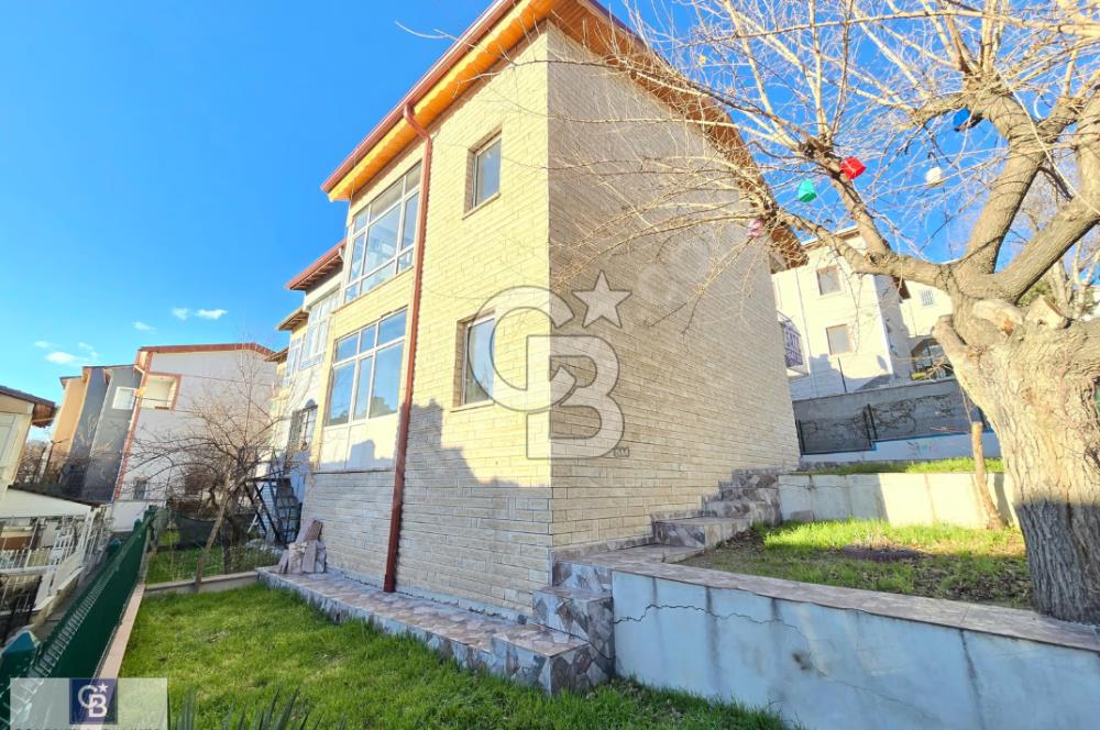 Batıkent Metro Yakını, Bahçeli Villa, Köşe Konumlu