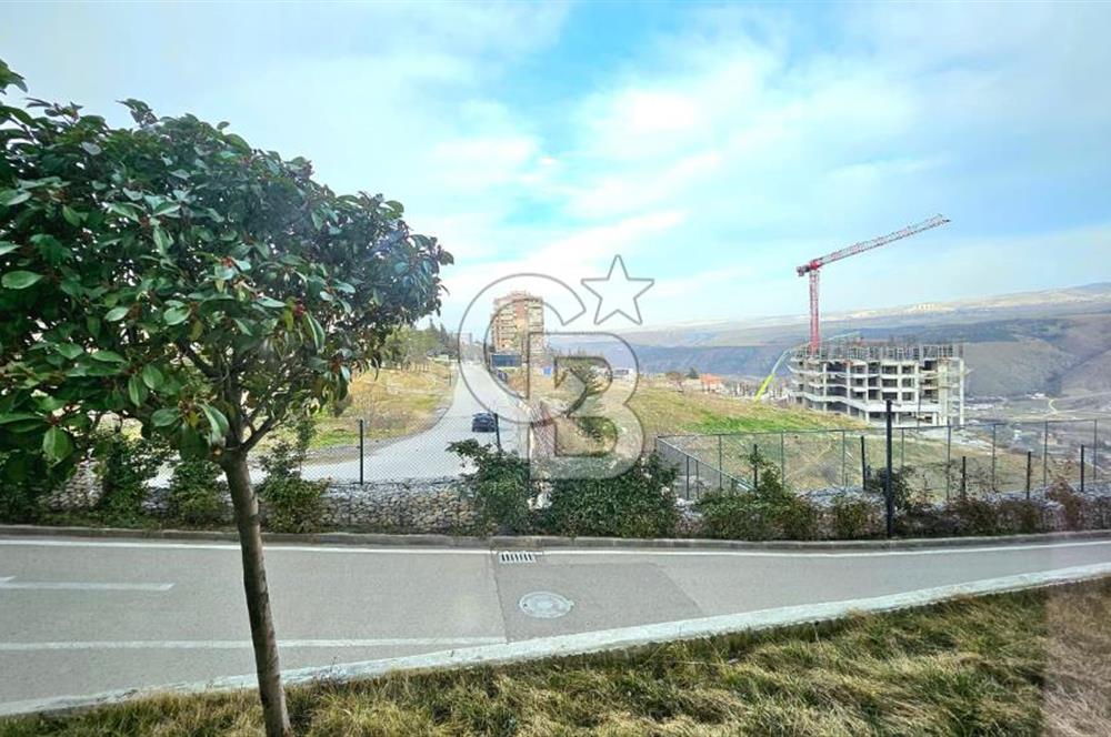 BAŞKENT VADİ KONUTLARINDA EŞYALI BAKIMLI YAPILI MANZARALI BALKON