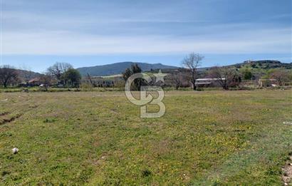 Foça Yenibağarası’nda Yola Cepheli Sahile Yakın Parsel