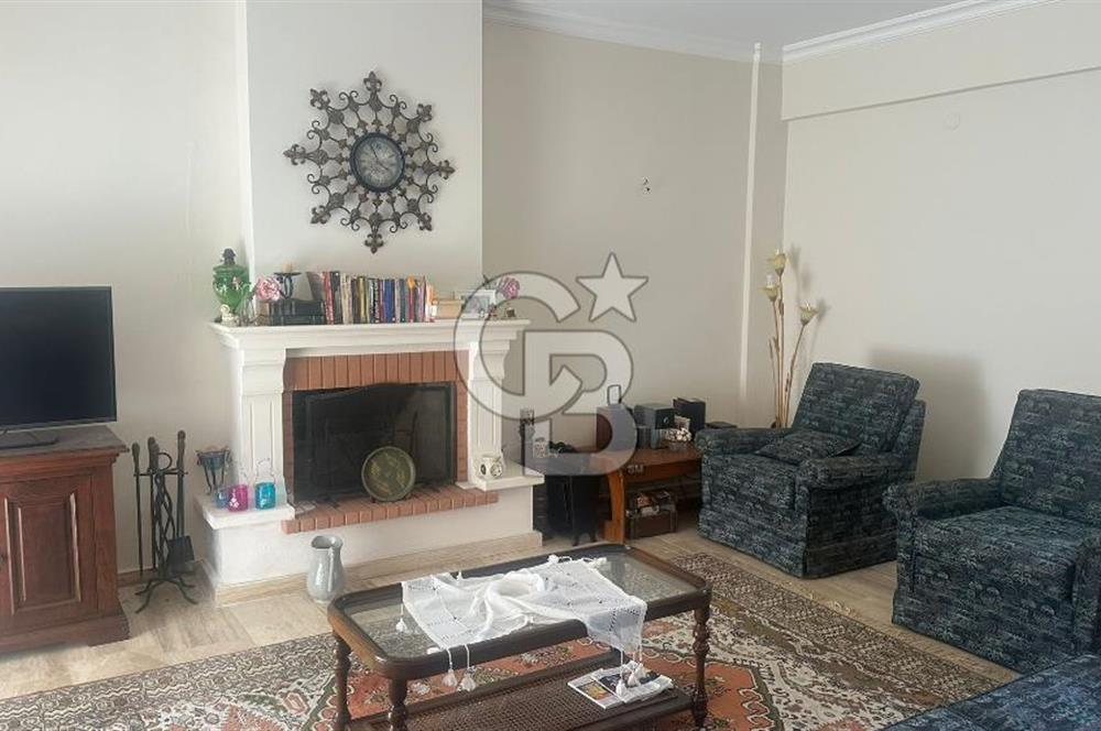 URLA ALTINKÖY ÇİFTLİKEVLERİNDE GENİŞ BAHÇELİ 3+1 KİRALIK VİLLA