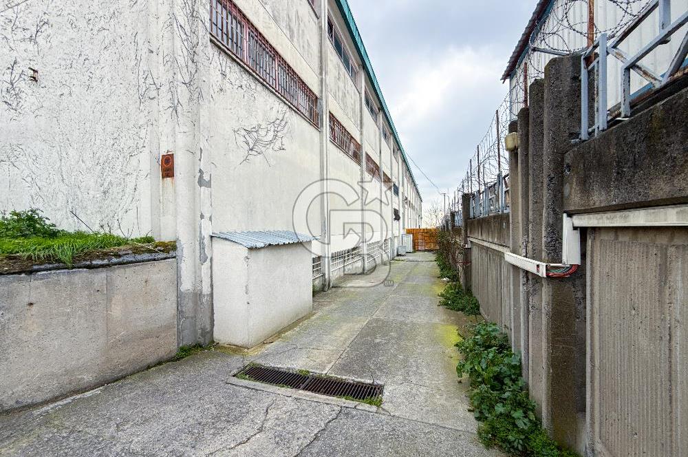 AVCILAR E-5 CADDE ÜZERİNDE KİRALIK 7.500m² FABRİKA/DEPO