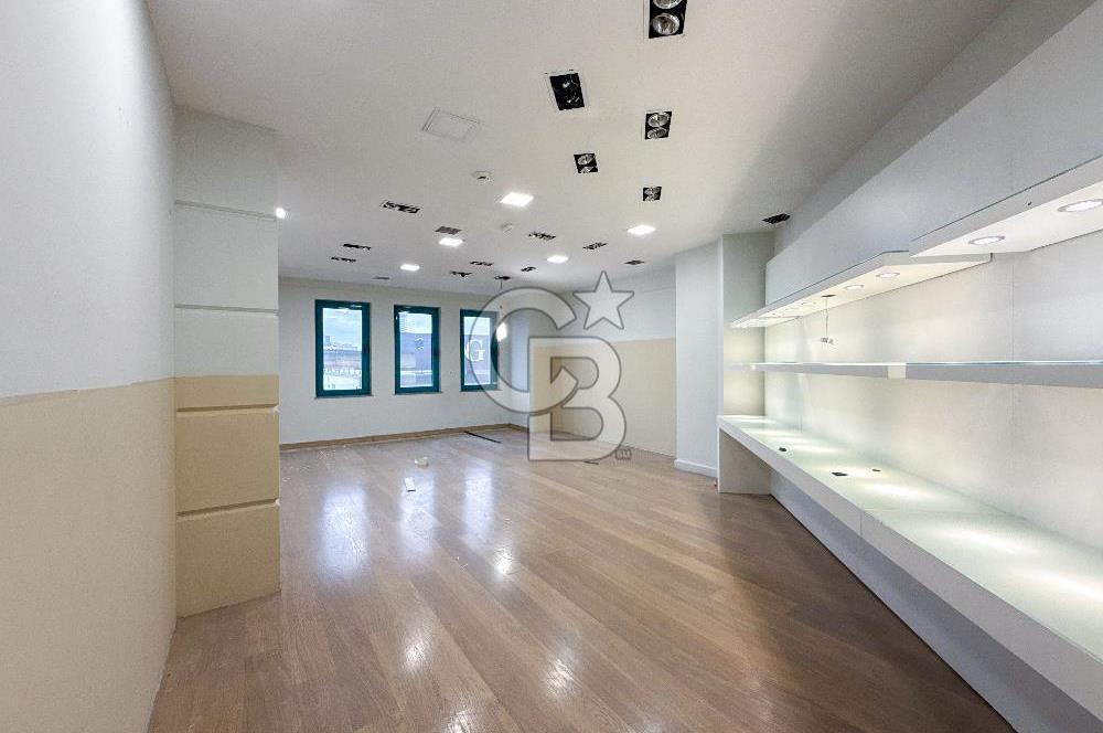 AVCILAR E-5 CEPHELİ 1.600 m² PRESTİJLİ KİRALIK DÜKKAN&MAĞAZA