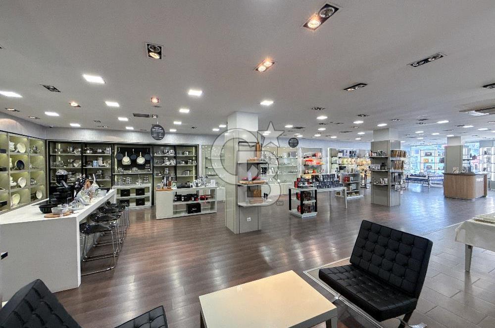 AVCILAR E-5 CEPHELİ 1.600 m² PRESTİJLİ KİRALIK DÜKKAN&MAĞAZA